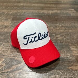 Titleist Cap in Red and White